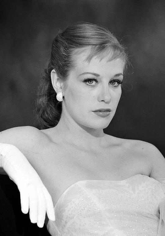 希尔德加德·克内夫 Hildegard Knef照片