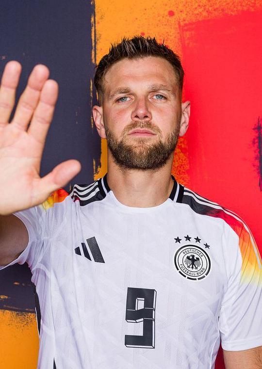 尼克拉斯·菲尔克鲁格 Niclas Füllkrug照片