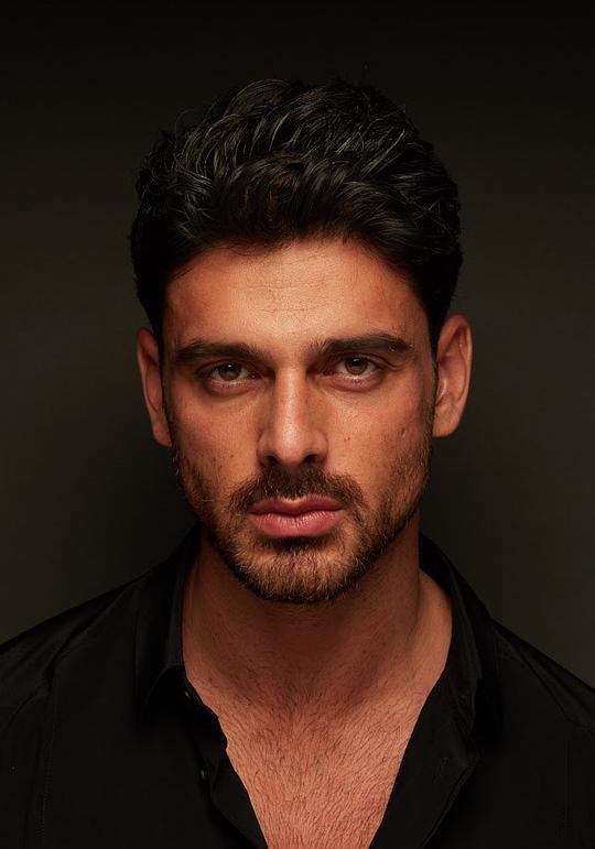 米凯莱·莫罗尼 Michele Morrone照片