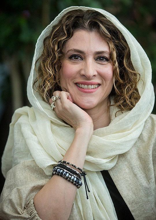 维什卡·阿赛什 Vishka Asayesh照片