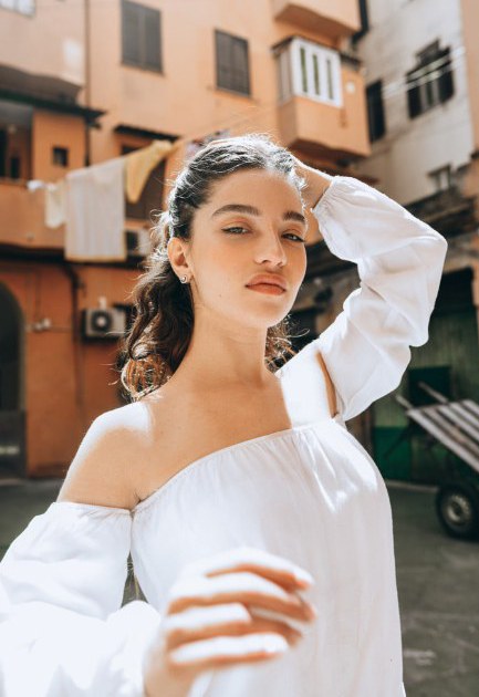 比阿特丽斯·普奇利 Beatrice Puccilli照片