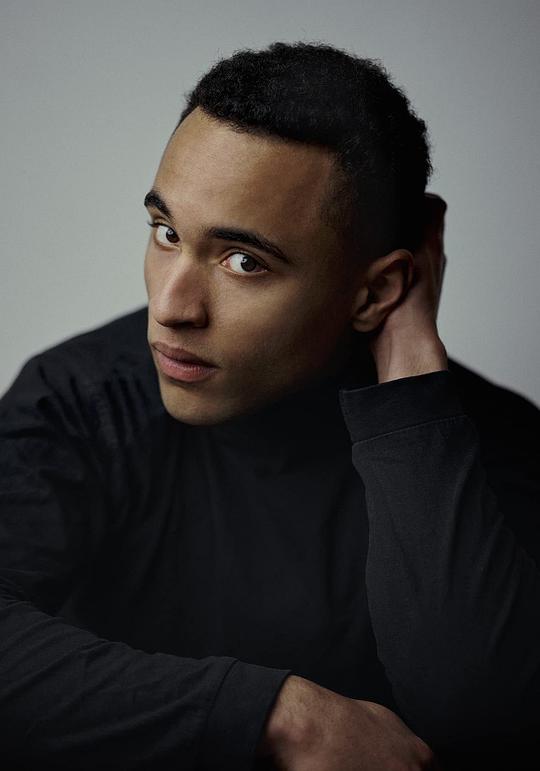 诺亚·蒂瓦 Noah Tinwa照片