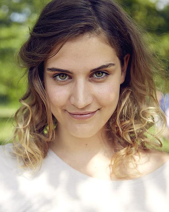 摩根·费鲁 Morgane Ferru照片