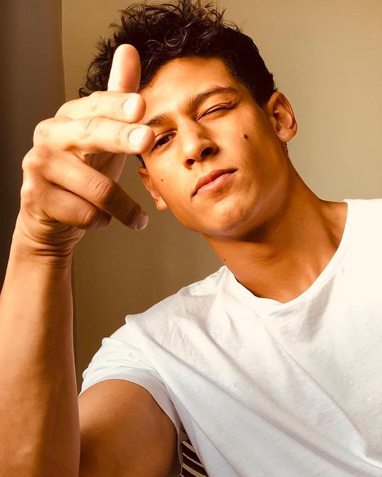 埃米利奥·萨卡里亚 Emilio Sakraya照片