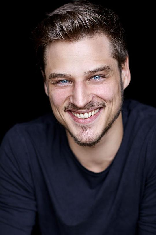 丹尼尔·艾斯特 chin king照片