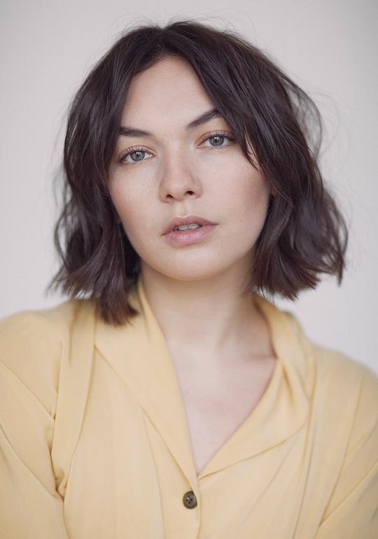 艾玛·卓冈诺娃 Emma Drogunova照片