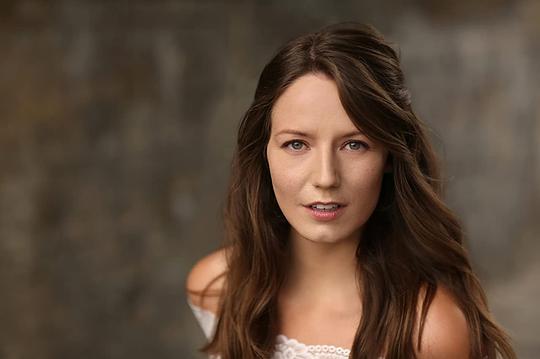 梅丽·卡尔维 Mhairi Calvey照片