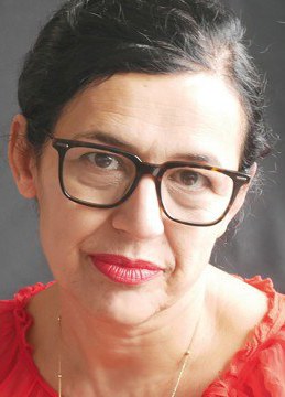 艾松·巴德姆索伊 Aysun Bademsoy照片