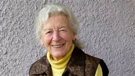 朱莉娅·格什尼策 Julia Gschnitzer照片