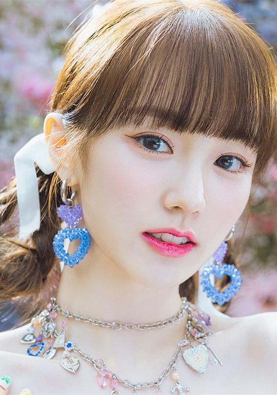 权娜延 NANA照片