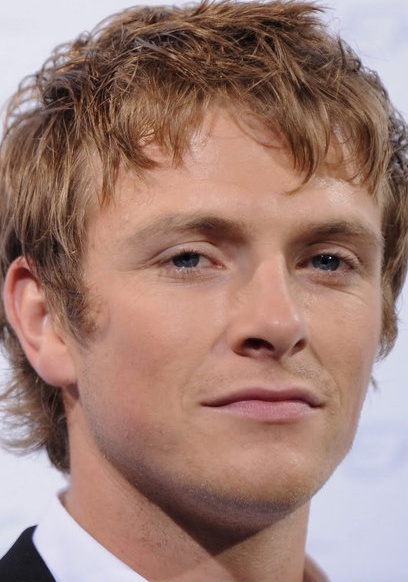 查理·比尤利 Charlie Bewley照片