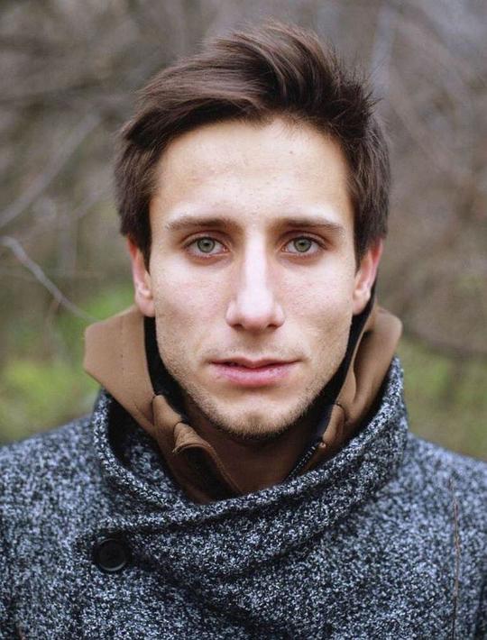 安德拉什·苏特 András Sütö照片