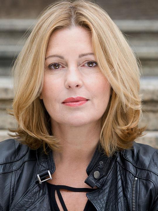 卡琳·泰勒 Karin Thaler照片