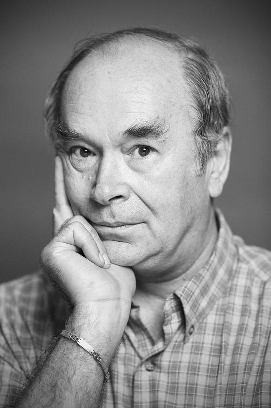 米海·尼库列斯库 Mihai Niculescu照片