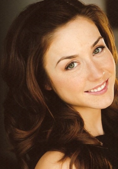 艾琳·卡普拉克 Erin Karpluk照片