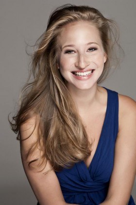 雷卡·滕吉 Réka Tenki照片