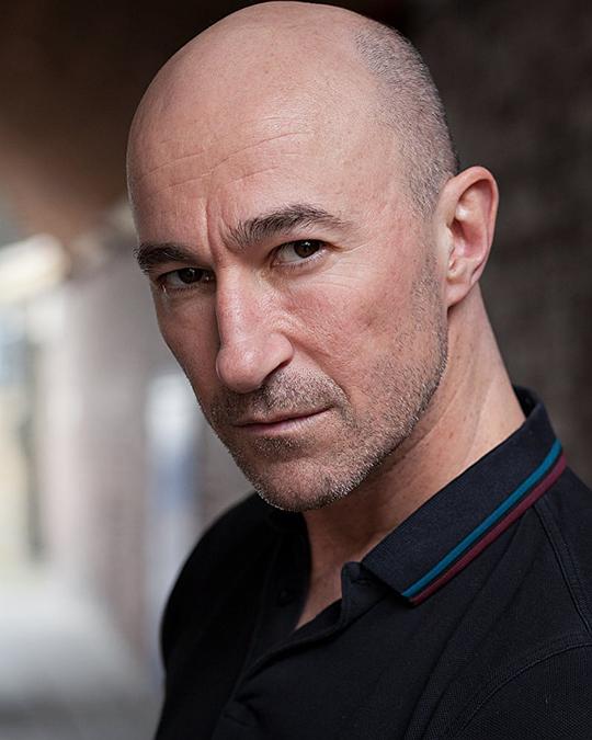 罗斯·穆兰 Ross Mullan照片