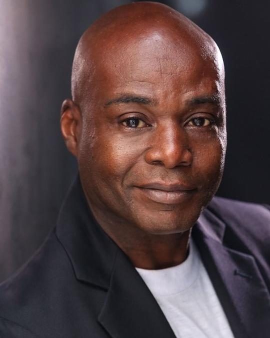 梅纳德·埃济亚施 Maynard Eziashi照片