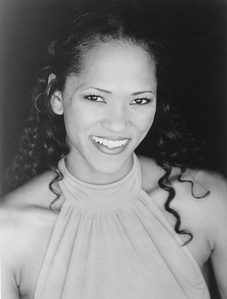 苏比尔·阿祖尔 Sybil Azur照片