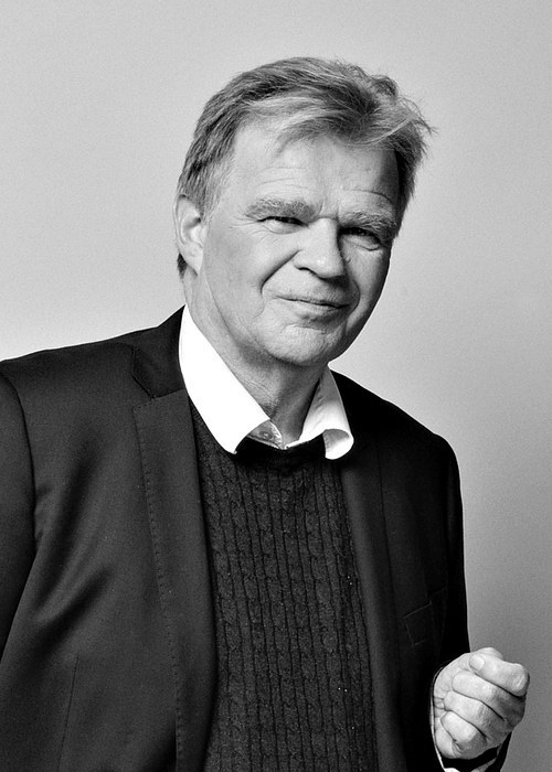 埃纳尔·古德蒙德松 Einar Guðmundsson照片