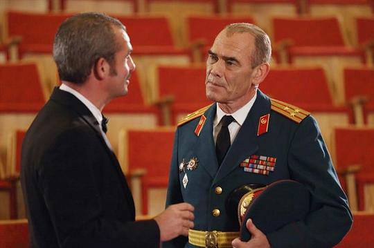 彼得·吉尼斯 Peter Guinness照片