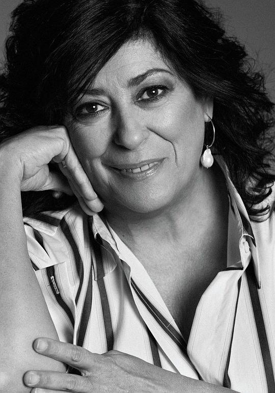 阿尔穆德娜·格兰德斯 Almudena Grandes照片