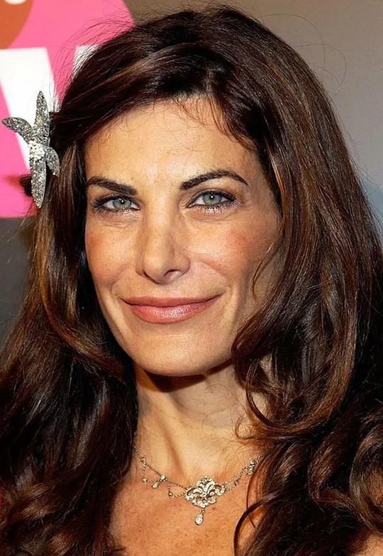 Hilary Shepard照片