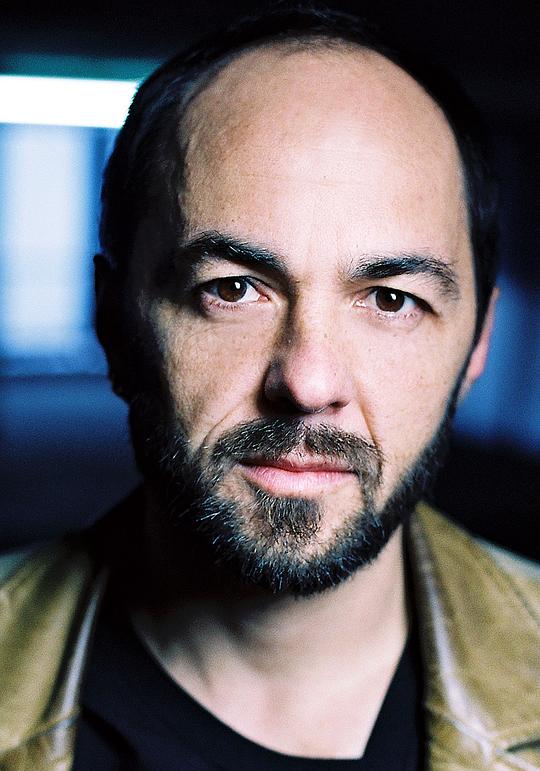 古塔姆·布拉提亚 Guntram Brattia照片