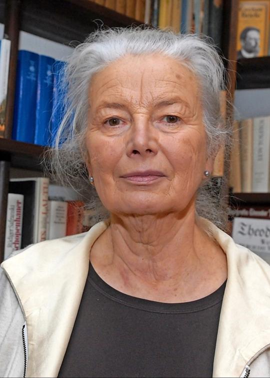 海尔加·舒茨 Helga Schütz照片