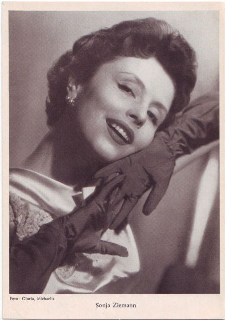 索妮娅·齐曼 Sonja Ziemann照片