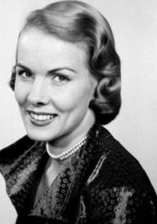 洛妮·内丝特 Loni Nest照片