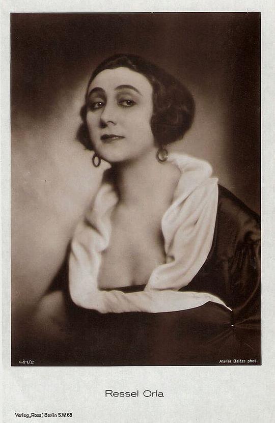 雷塞尔·奥尔拉 Ressel Orla照片