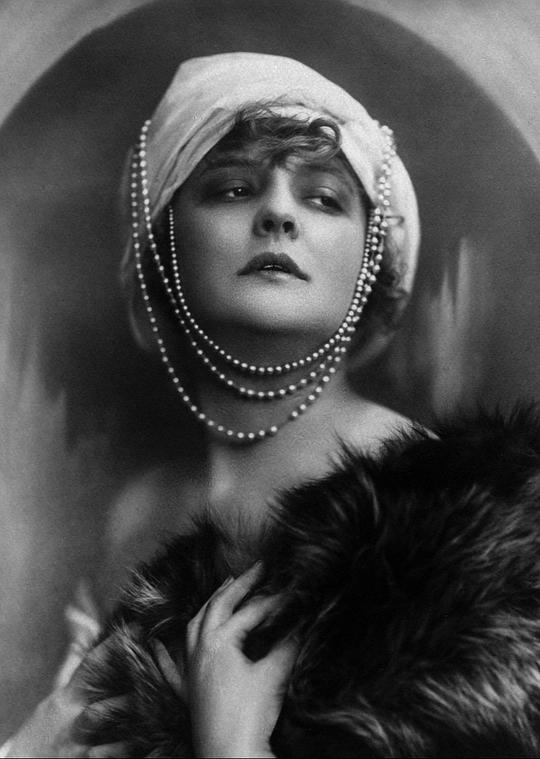 米娅·迈 Mia May照片