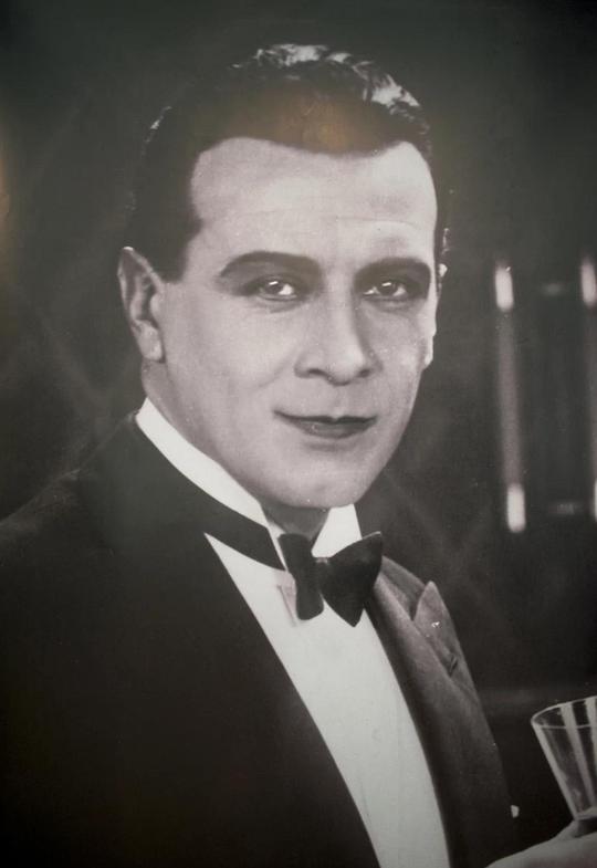 伊万·彼得罗维奇 Iván Petrovich照片