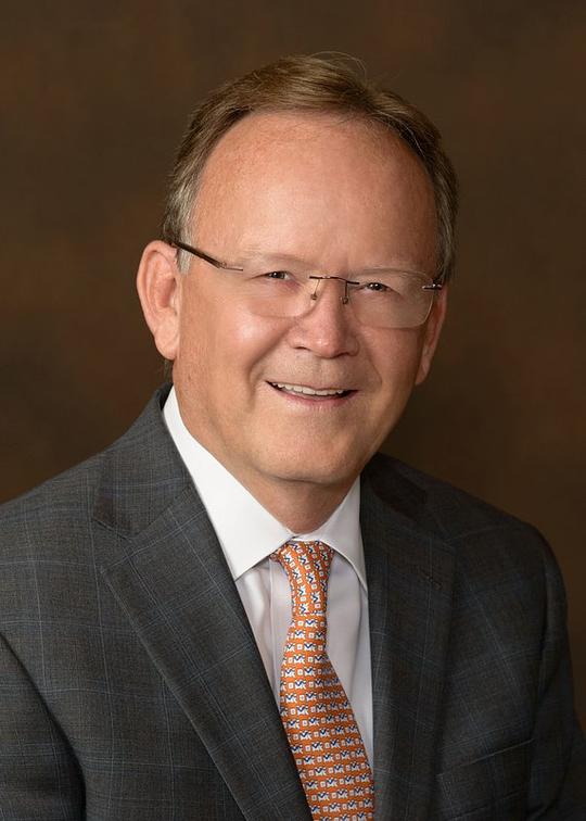 斯图尔特·亚当斯 Stuart Adams照片