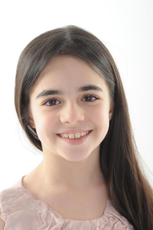 妮科尔·卡德达 Nicole Cadeddu照片