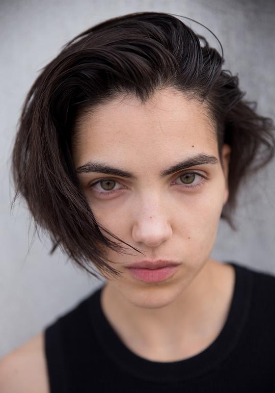 塞莱涅·卡拉马扎 Selene Caramazza照片