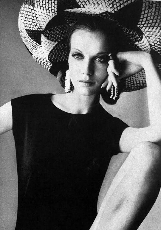 范若施卡·冯·兰朵夫 Veruschka von Lehndorff照片