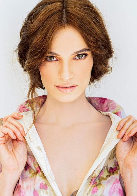 加伊雅·伯曼妮·阿玛罗 Gaia Bermani Amaral照片