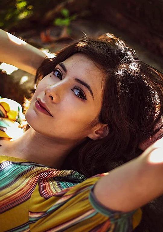 丽萨·卡兰丹-斯维尼 Lissa Carandang-Sweeney照片