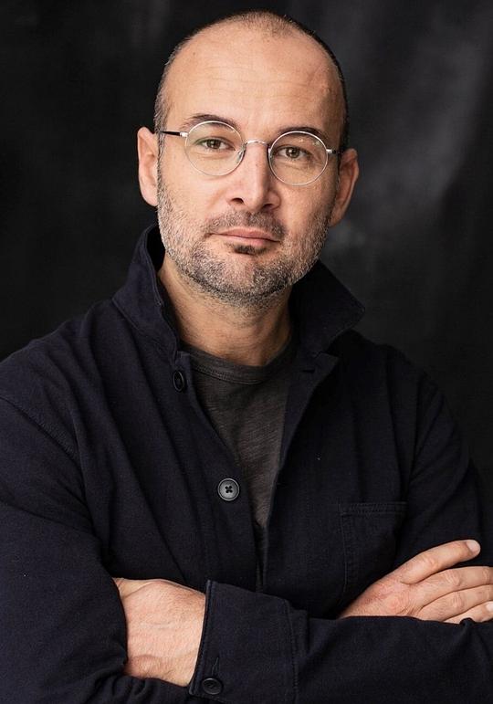 亚历山大·讷讷乌 Alexander Nanau照片