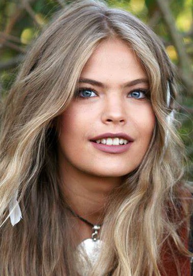 弗拉维娅·霍伊达 Flavia Hojda照片