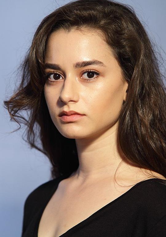 埃杰·亚萨尔 Ece Yasar照片