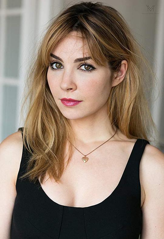 阿利克斯·贝纳泽什 Alix Bénézech照片