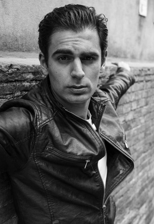 贝尔纳多·图契洛 Bernardo Tuccillo照片