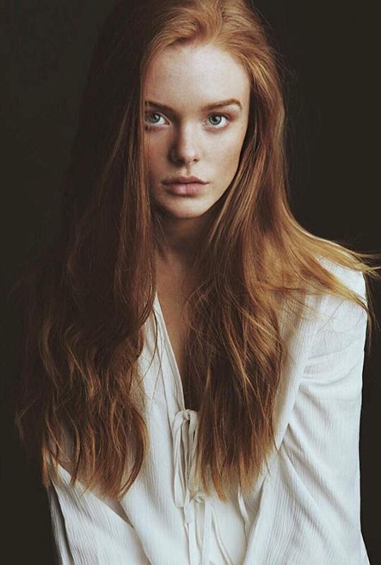 阿比盖尔·F·考恩 Abigail F. Cowen照片