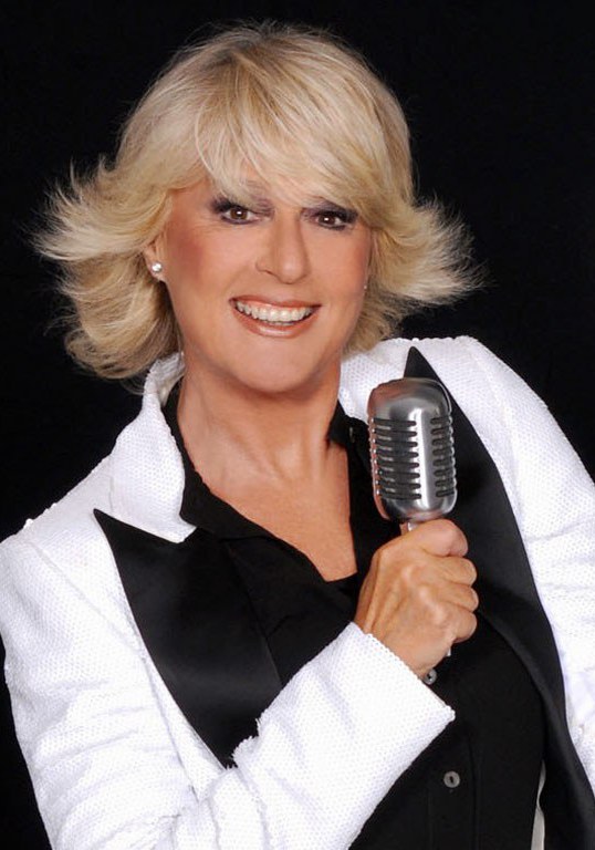 洛蕾塔·戈吉 Loretta Goggi照片