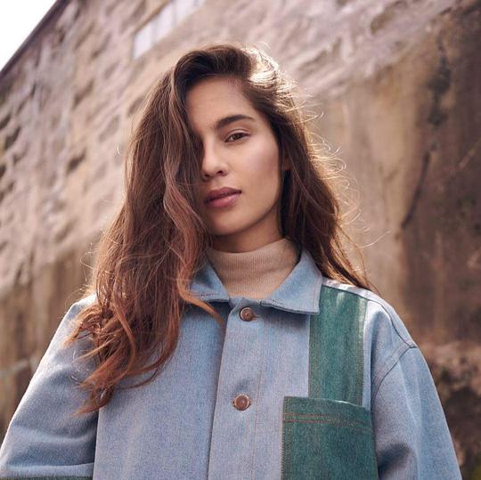 贾丝敏·柯提斯-史密斯 Jasmine Curtis-Smith照片