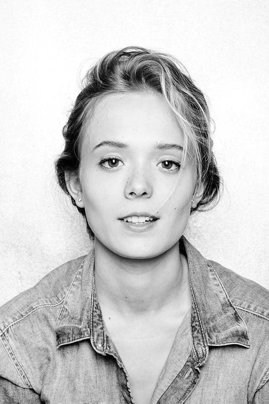 玛丽亚·路易莎·德·克雷森佐 Maria Luisa De Crescenzo照片