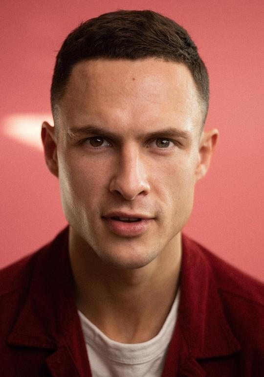 阿纳斯·费达拉维修斯 Arnas Fedaravičius照片